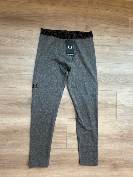 Under Armour Other - NWT ! Under Armour Kids' Charcoal Gray Compression Leggings with Black Waistband